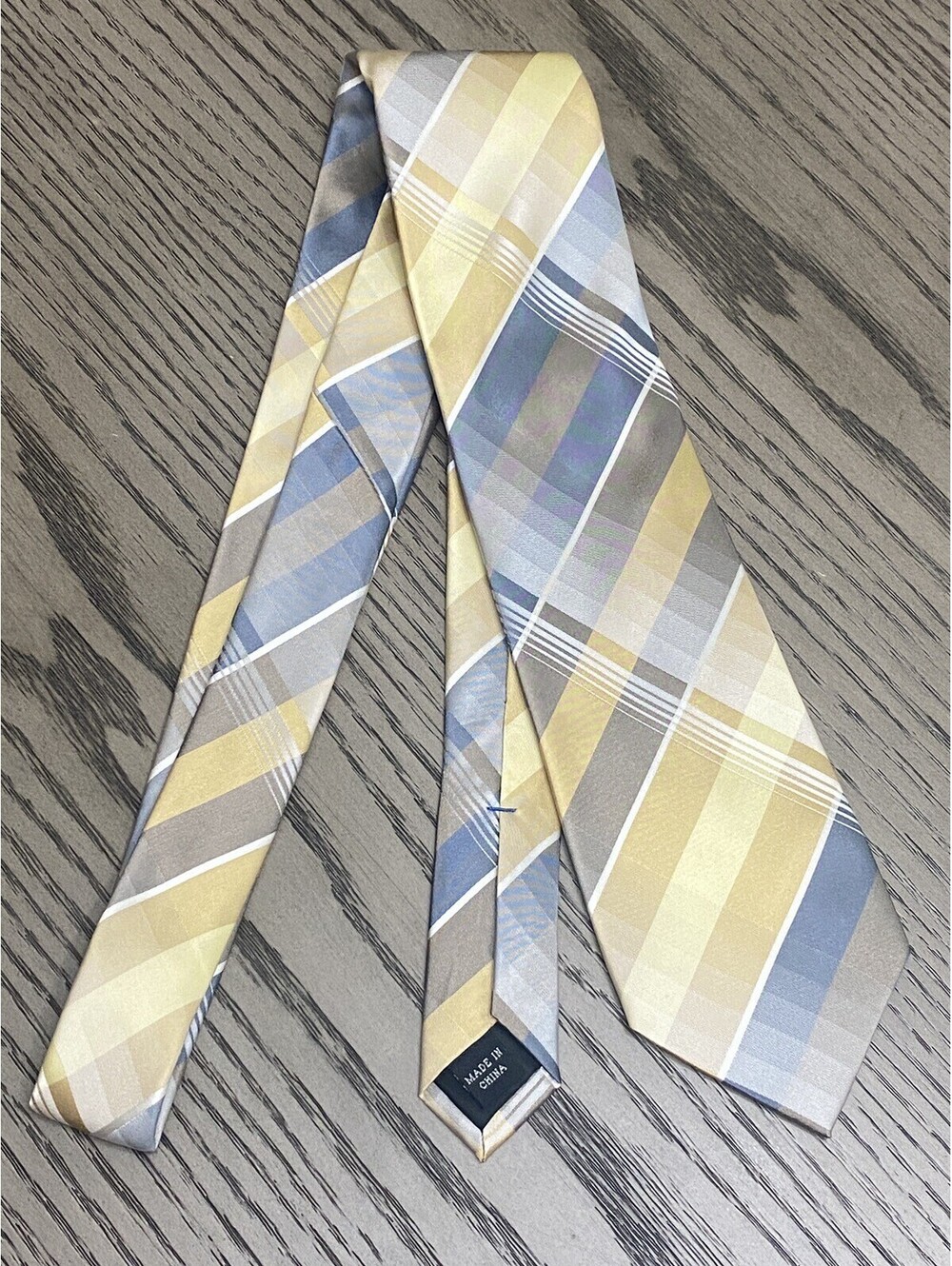 Kenneth Cole Reaction Necktie Mens Yellow Gray White Blue Striped Plaid Silk Tie